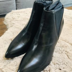 Perfect Celine Black Leather Chelsea Boot. Sz 9.5 fits 8.5